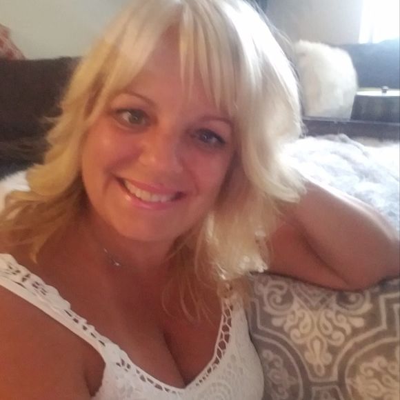 Meet your Posher, Denise - Picture 1 of 1